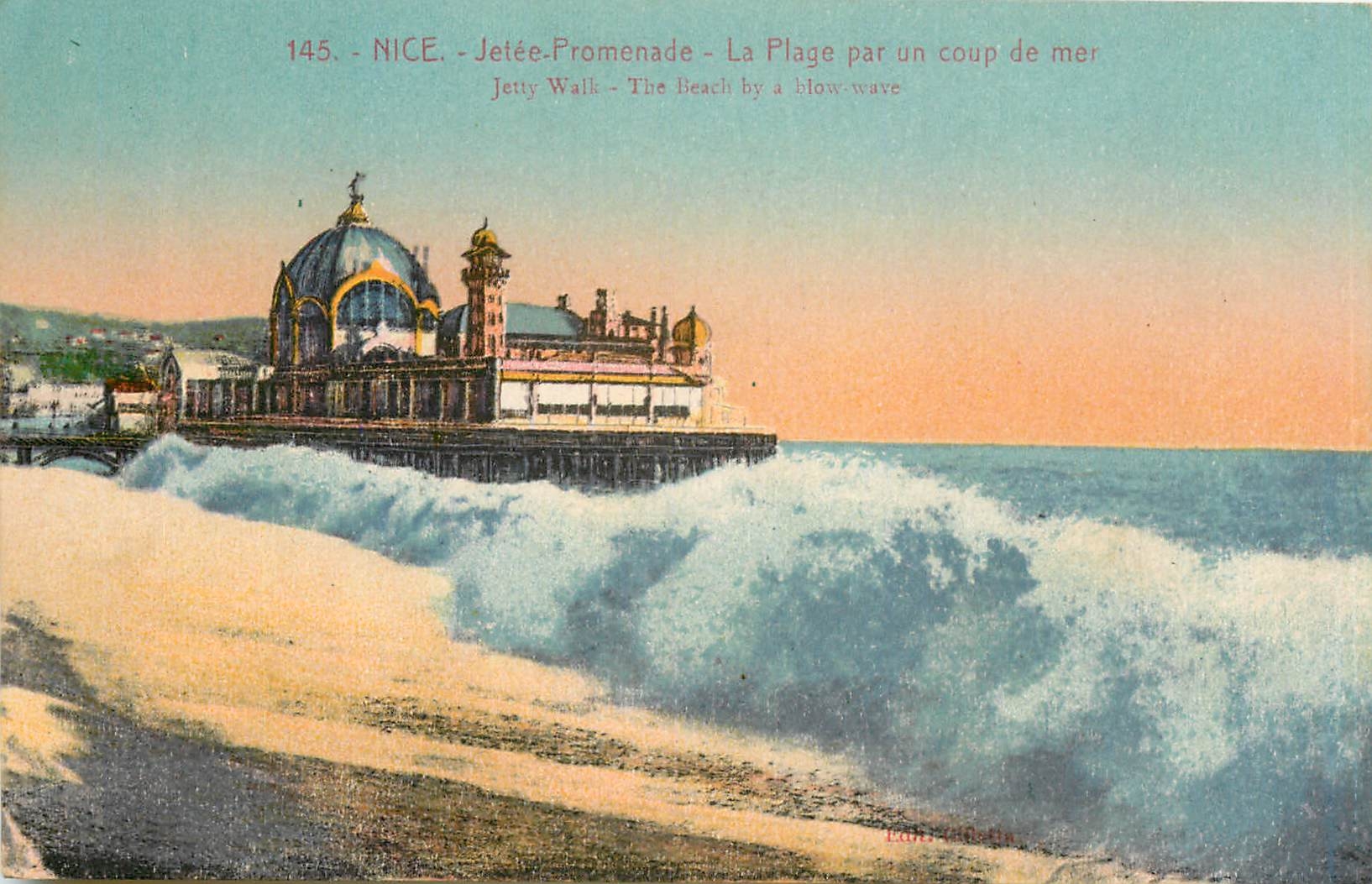 CPA Nice Jetee Promenade La Plage par un cuoup de mer 
