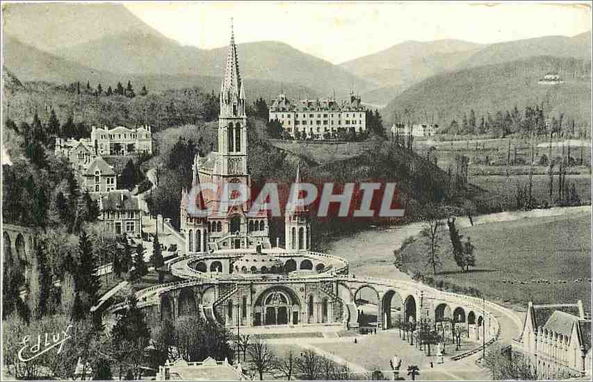 CPA Lourdes La Basilique vue du Chateau Fort 
