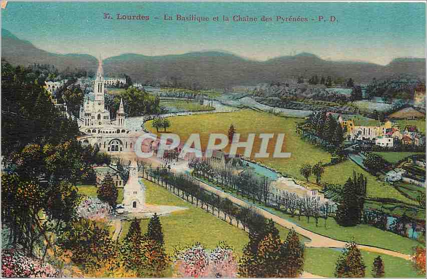 CPA Lourdes La Basilique et la Chaine des Pyrenees 