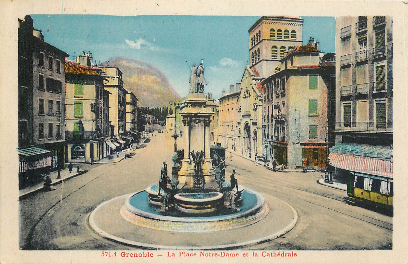 CPA Grenoble La Place Notre Dame et la Cathedrale 