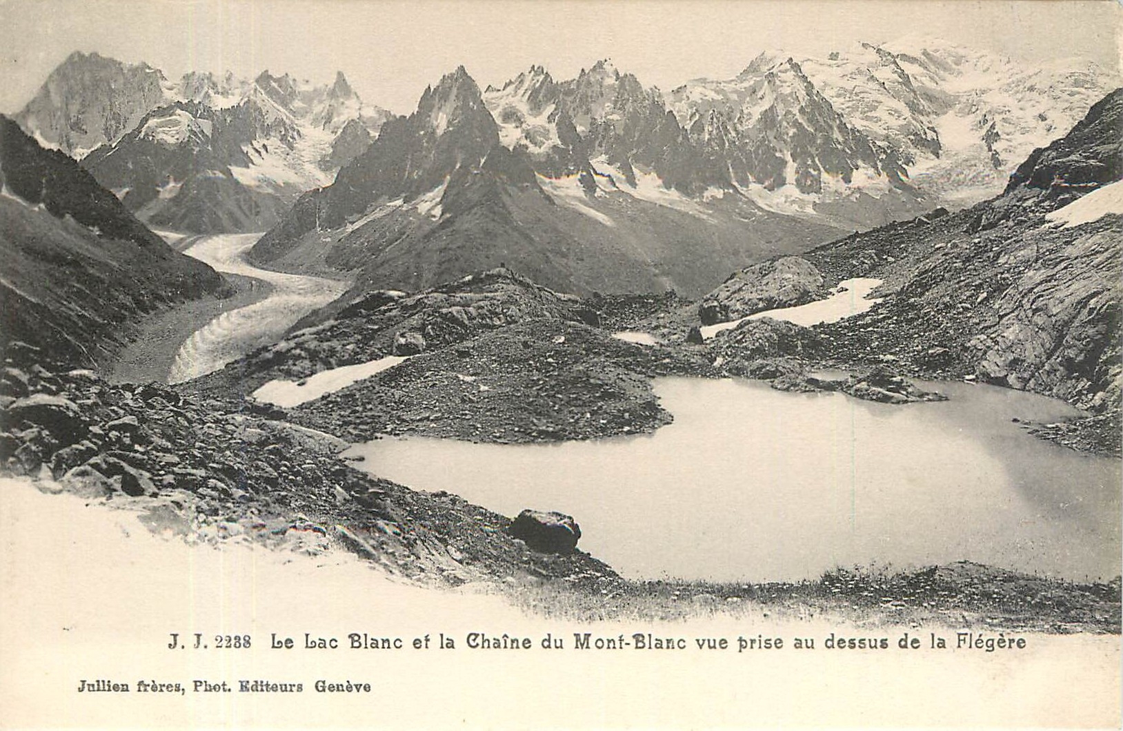 CPA Le Lac Blanc et la Chaine du Mont Blanc vue prise au dessus de la Flegere 