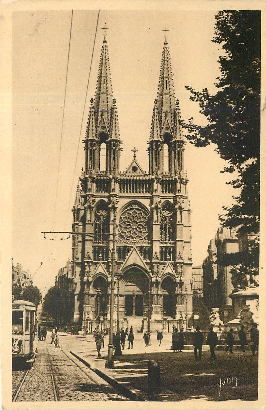 CPA Marseille B du R L'Eglise Saint Vincent de Paul Les Reformes 