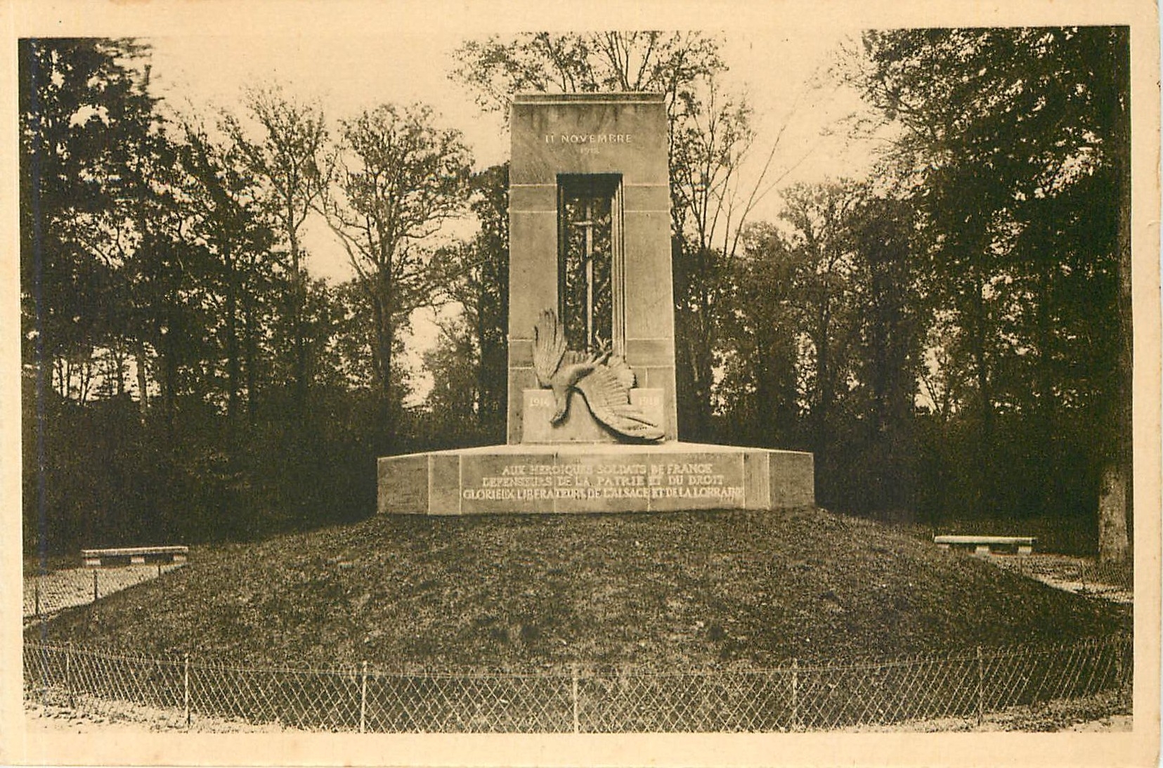 CPA Foret de Compiegne Clairiere de l'Armistice Monument du Matin par Ed Brandt 