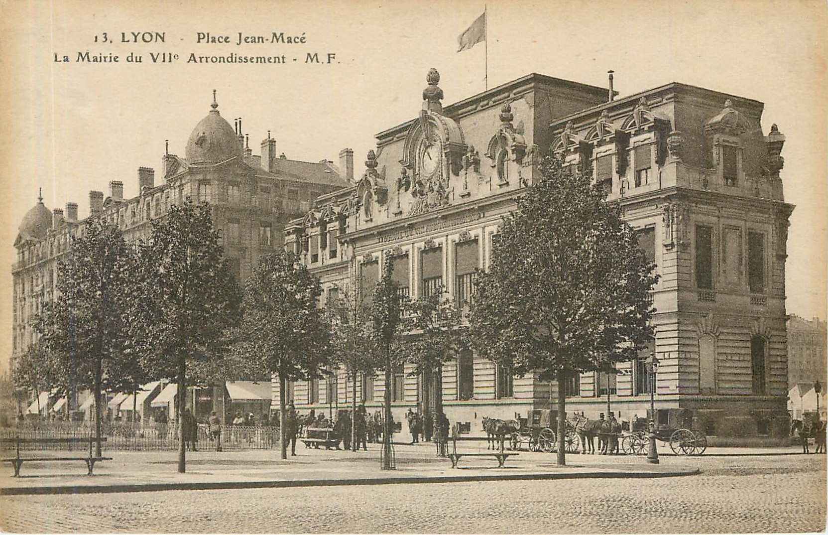 CPA Lyon Place Jean Mace La Mairie du VII Arrondissement 