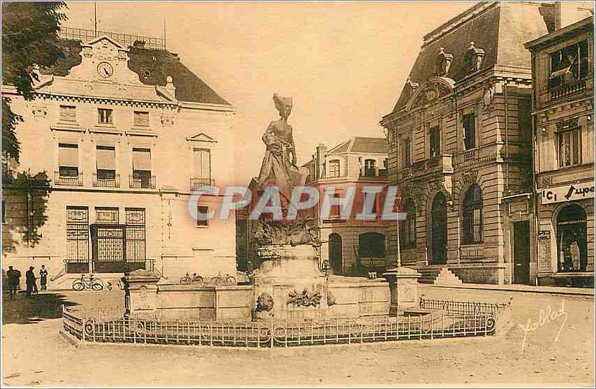 CPA Mont de Marsan Landes Les Postes Caisse d'Epargne et Monumnet de laLandaise 