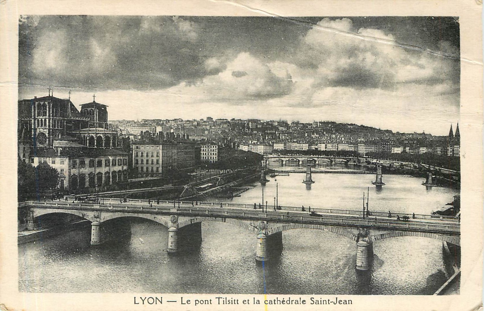 CPA Lyon Le Pont Tilsitt et la Cathedrale Saint Jean 