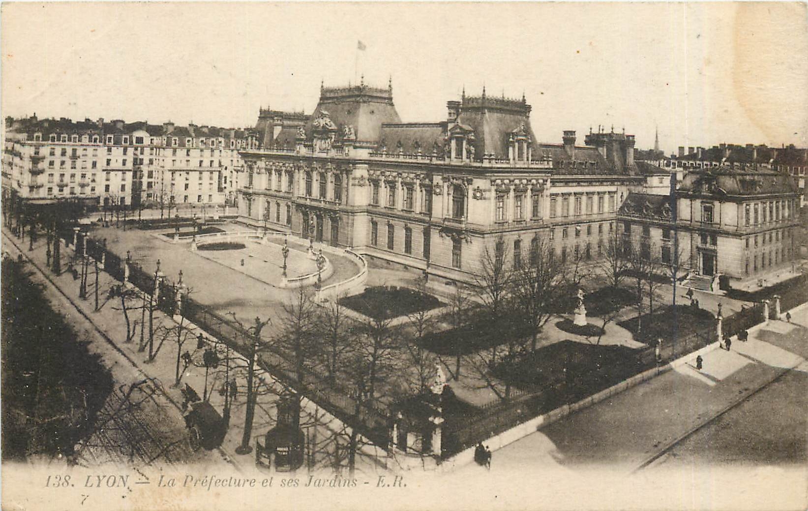 CPA Lyon La Prefecture et ses Jardins 