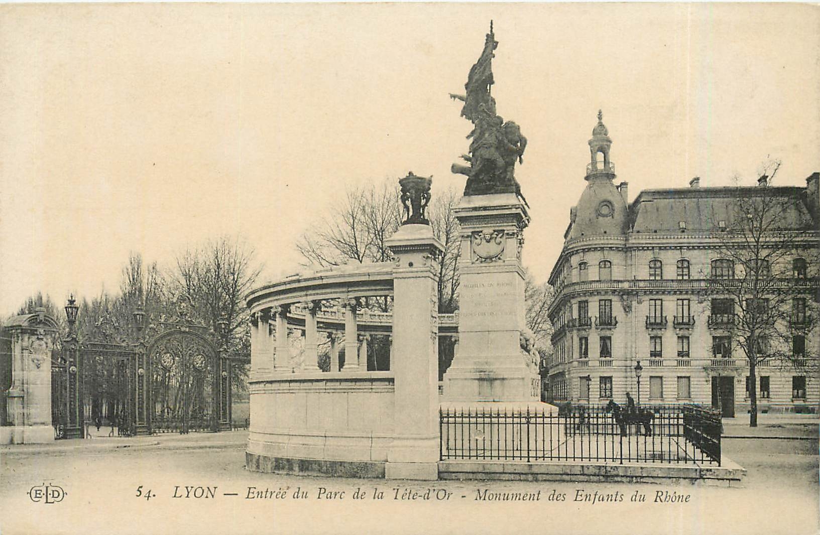 LYON — Entrée du Parc de la Tête-d'Or - Monument des Enfants du Rhône