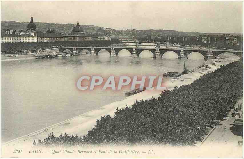 CPA Lyon  Quai Claude Bernard et Pont de la Guillotiere 