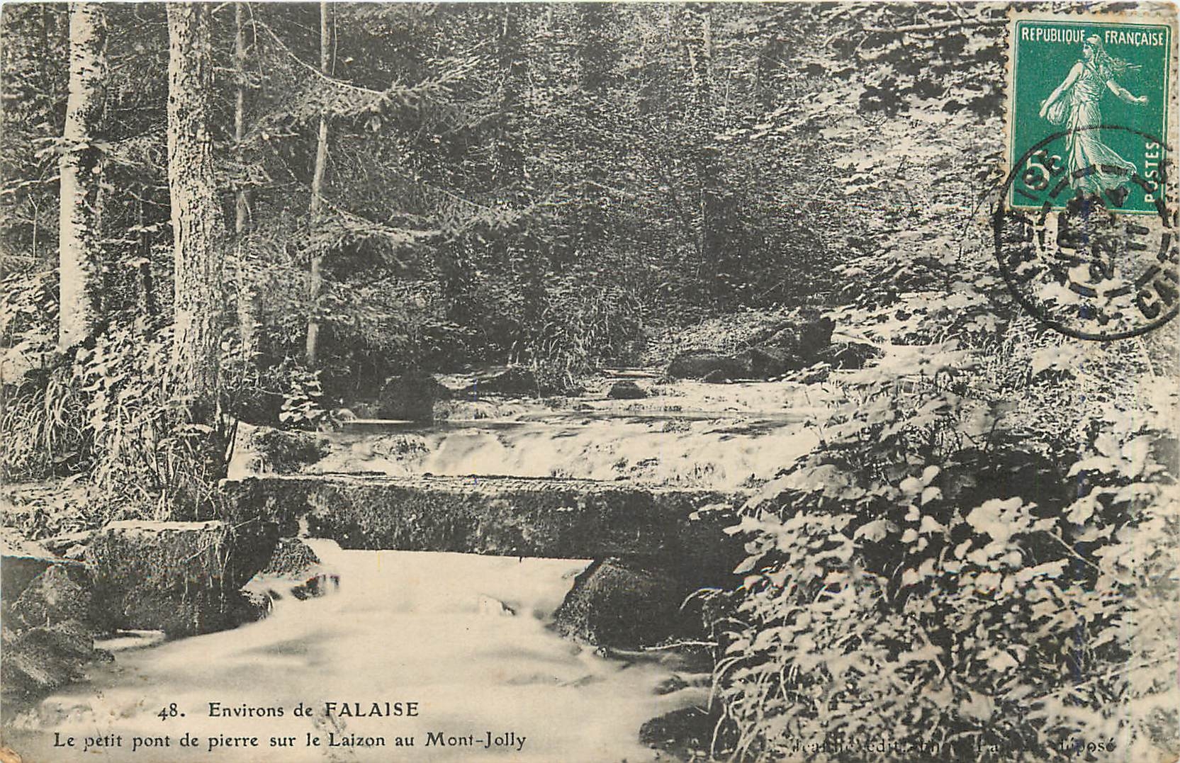 CPA Environs de Falaise Le Petit pont de pierre sur le Laizon au Mont Jolly 