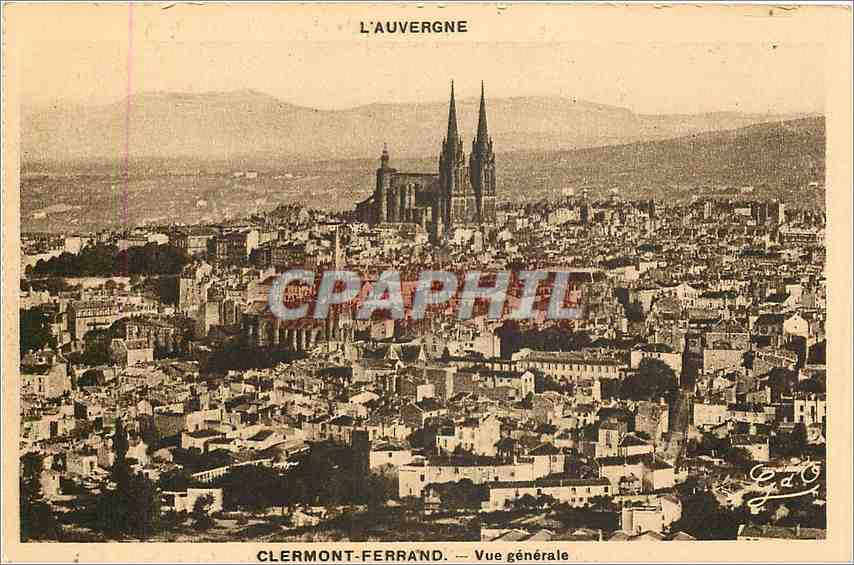 CPA L'Auvergne Clermont Ferrand Vue generale 