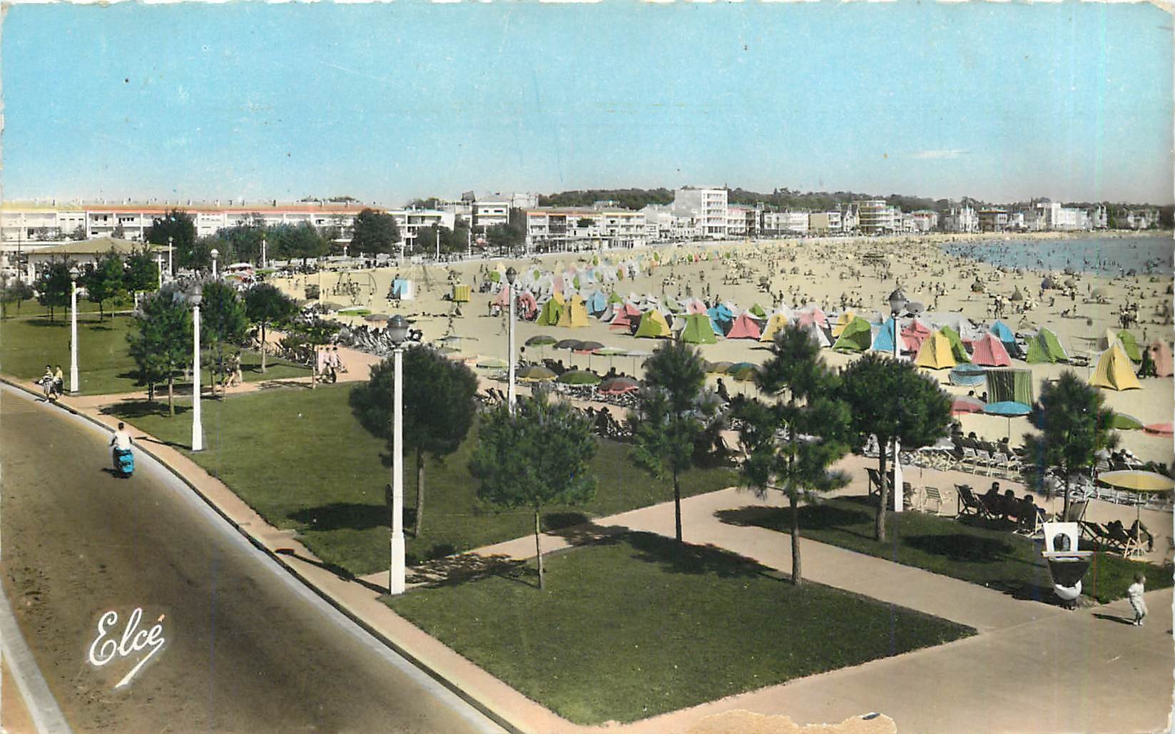 CPM Royan Charente Maritime Les Jardins de la Plage 