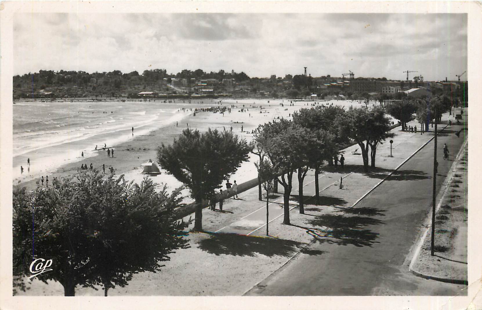 Royan — Vue générale de la Plage — C.A.P. n°432 - Recto