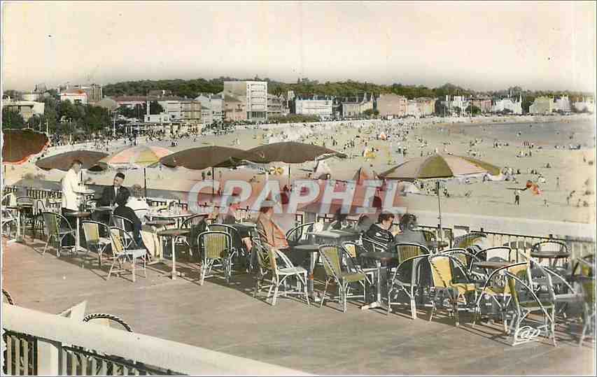 Royan — La Plage et le Boulevard Garnier — Réal-Photo