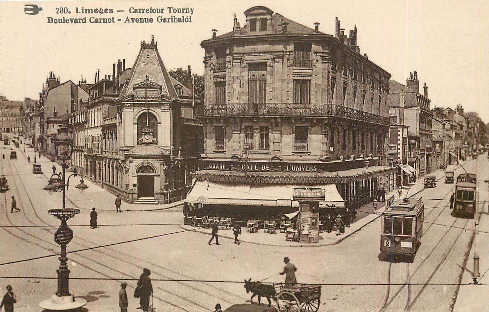 CPA Limoges Carrefour Tourny Boulevard Carnot Avenue Garibaldi Tramway
