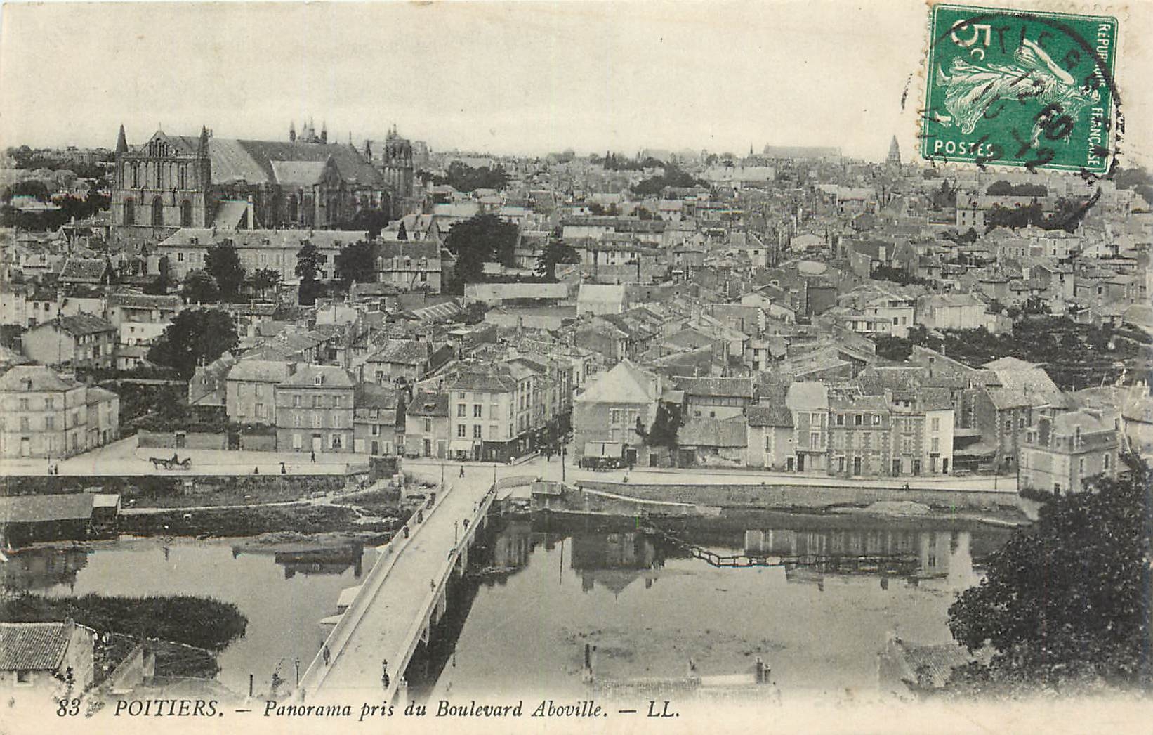 CPA Poitiers Panorama pris du Boulevard Aboville 