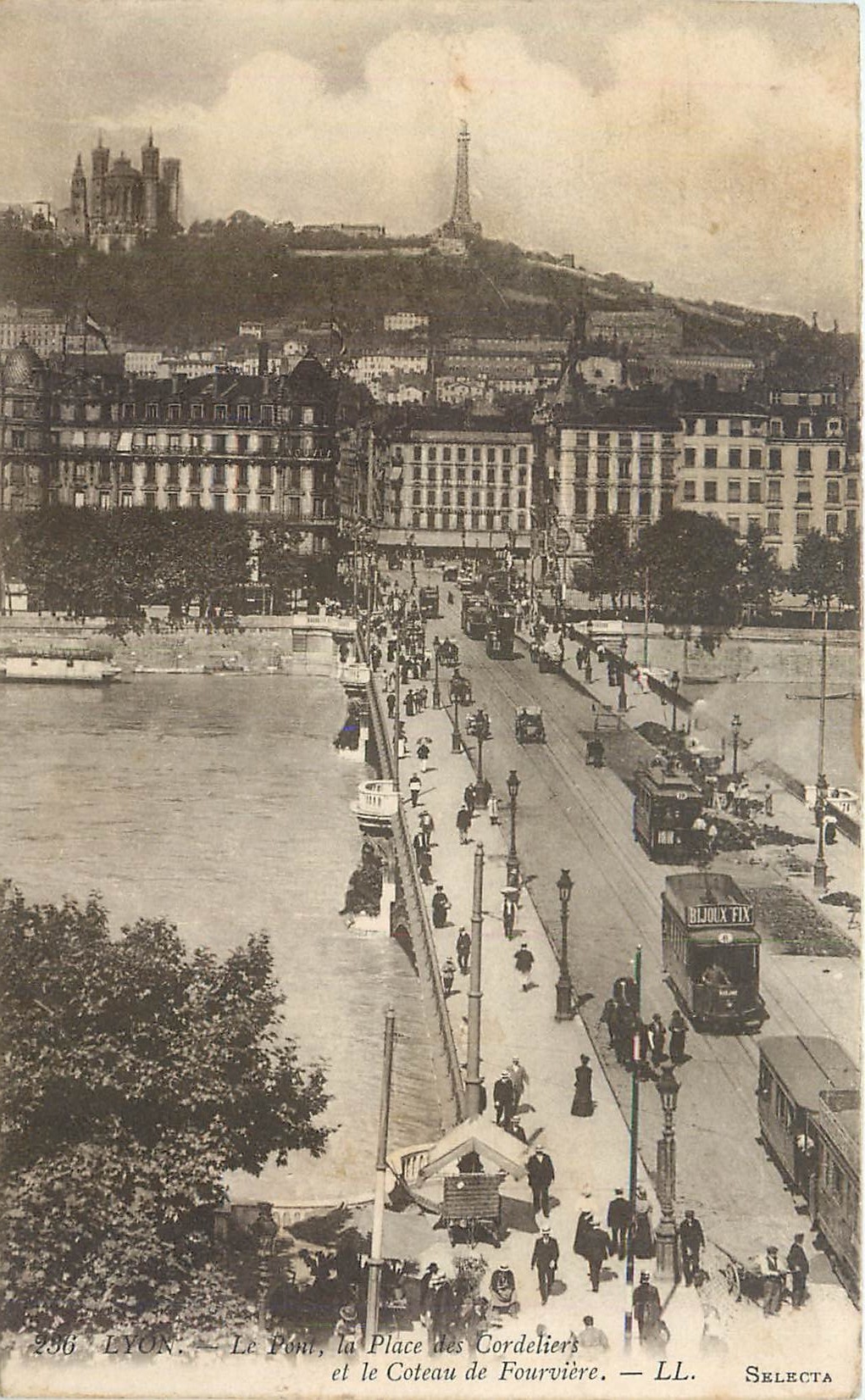 CPA Lyon Le pont des Cordeliers et le Coteau de Fourviere Tramway