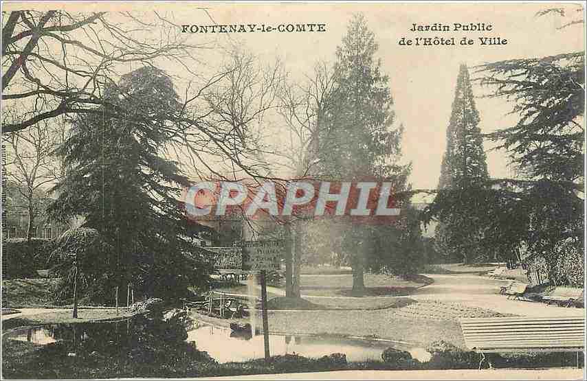 CPA Fontenay le Comte Jardin Public de l'Hotel de Ville 