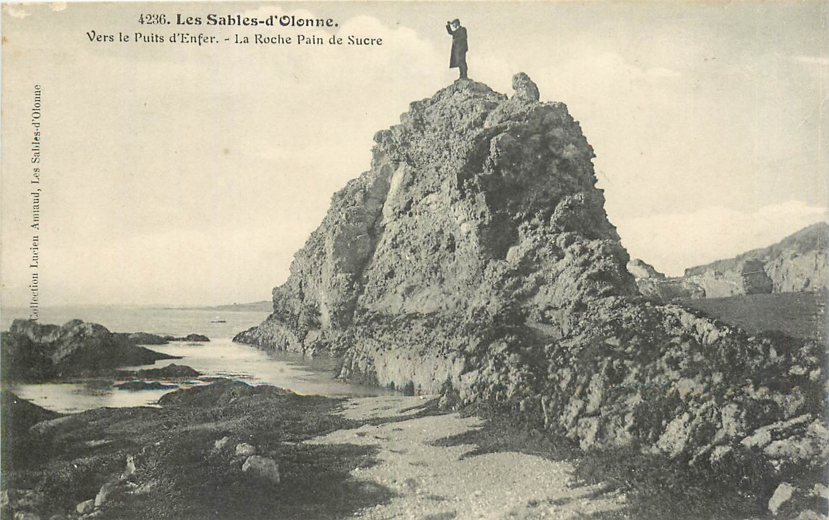 Les Sables-d'Olonne — Vers le Puits d'Enfer. La Roche Pain de Sucre — Collection Lucien Amaud, n° 4236