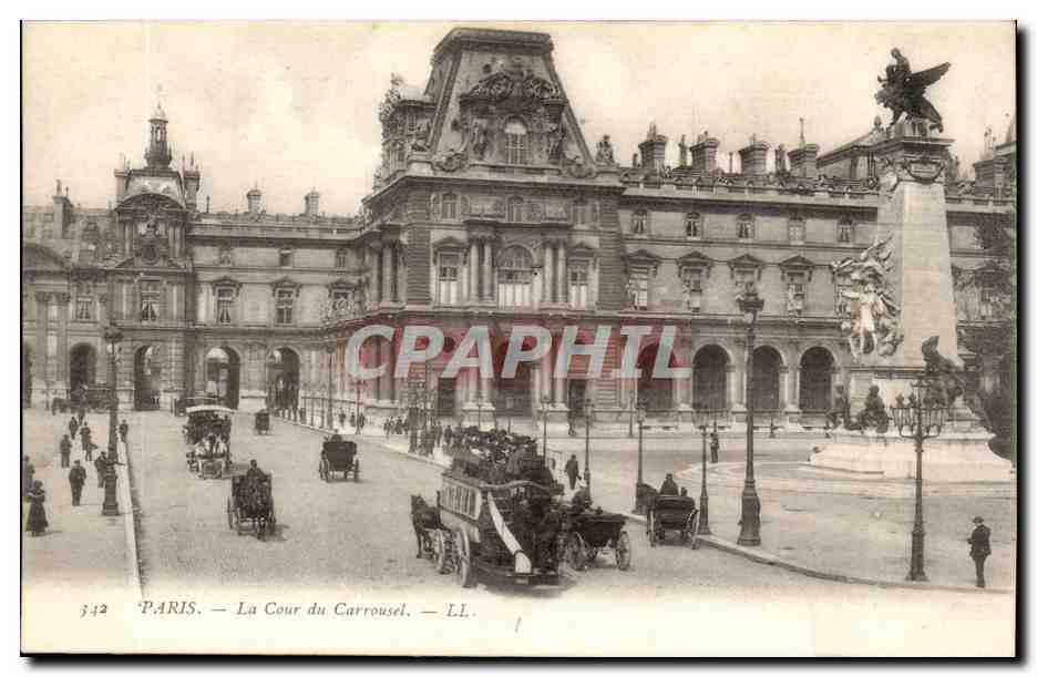 Paris -1 - Louvre - La Cour de Carrousel - cheval - CPA 