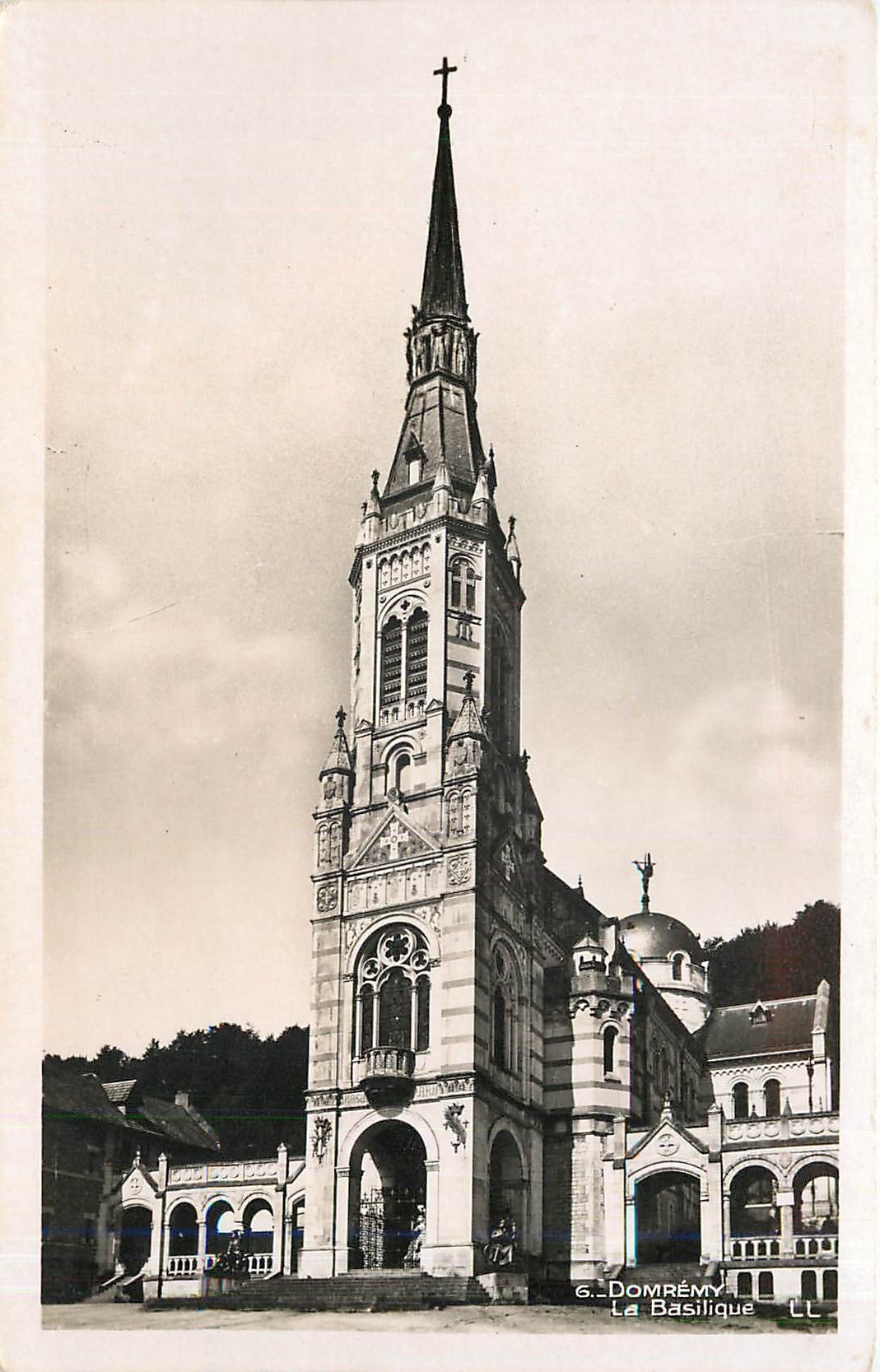 CPM Domremy La Basilique 