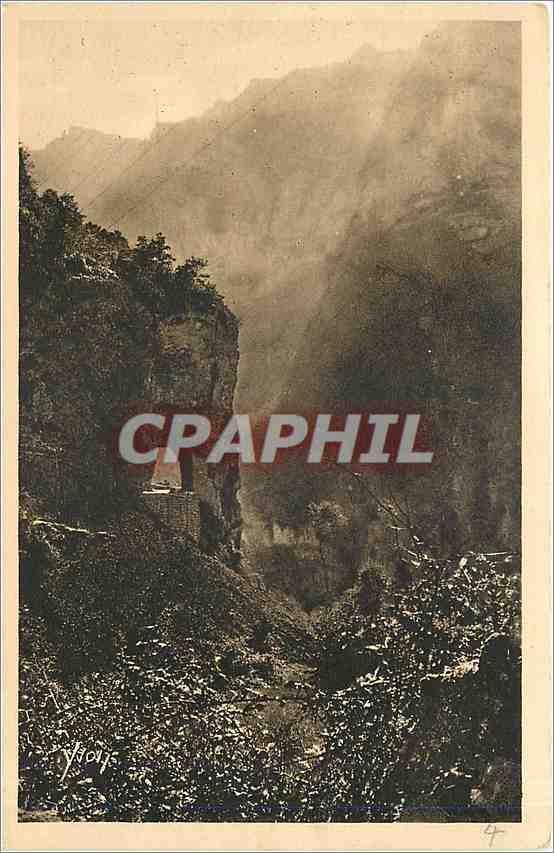 CPA Gorges du Tarn Route creusee dans le roc a la hauteur des Detroits Lozere 