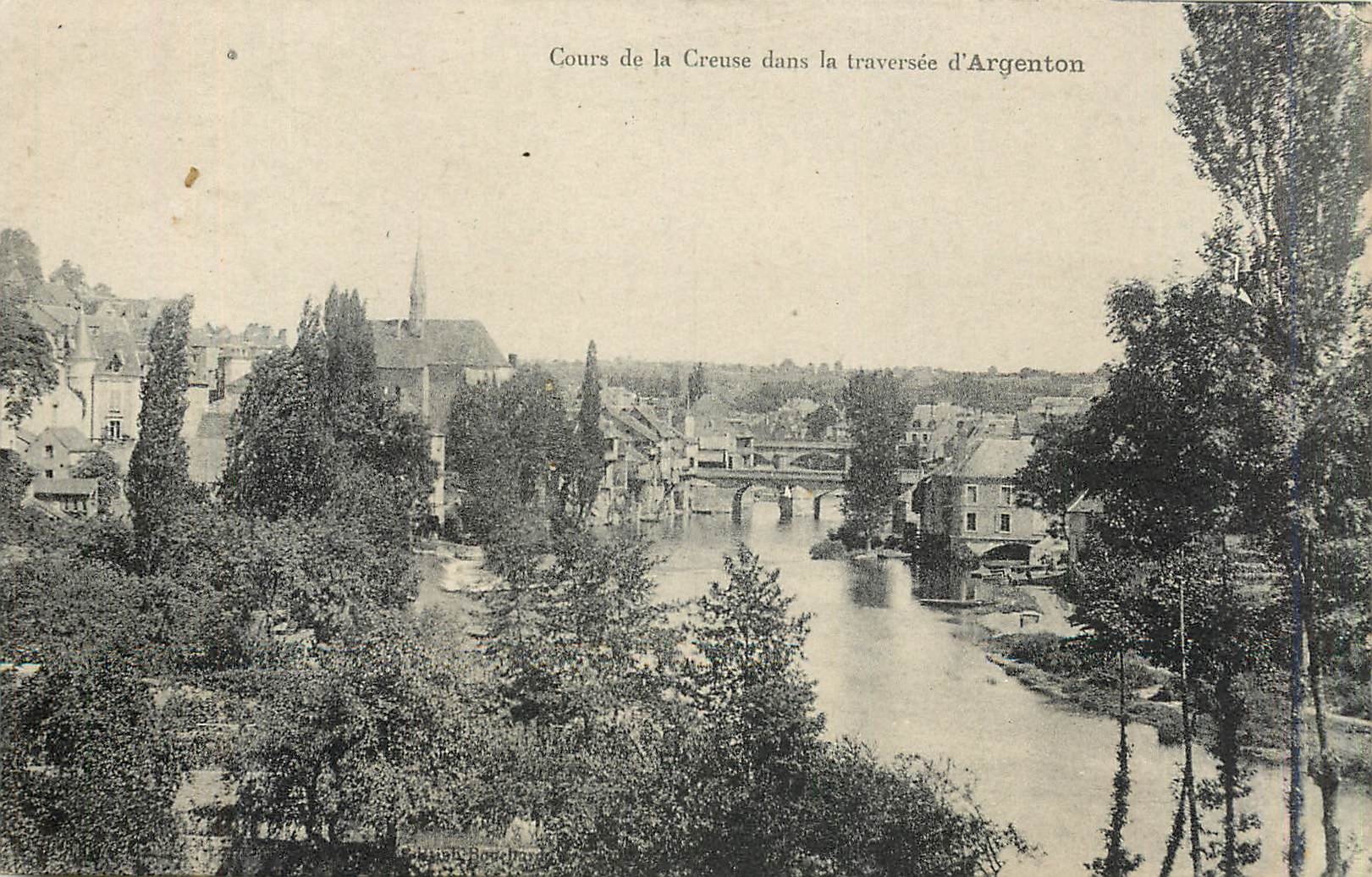 CPA Cours de la Creuse dans la traversee d'Argenton 