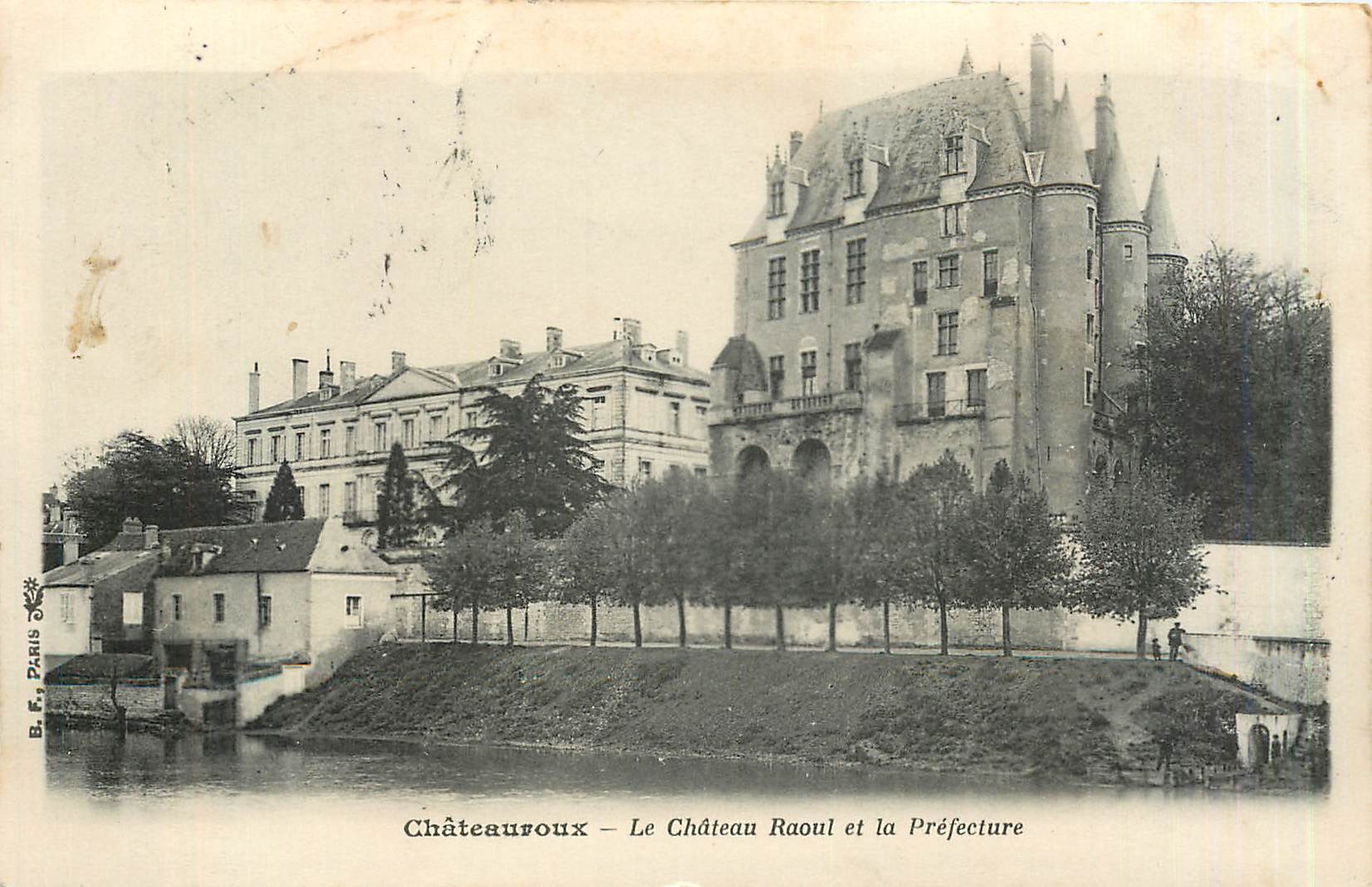 CPA Chateauroux Le Chateau Raoul et la Prefecture 