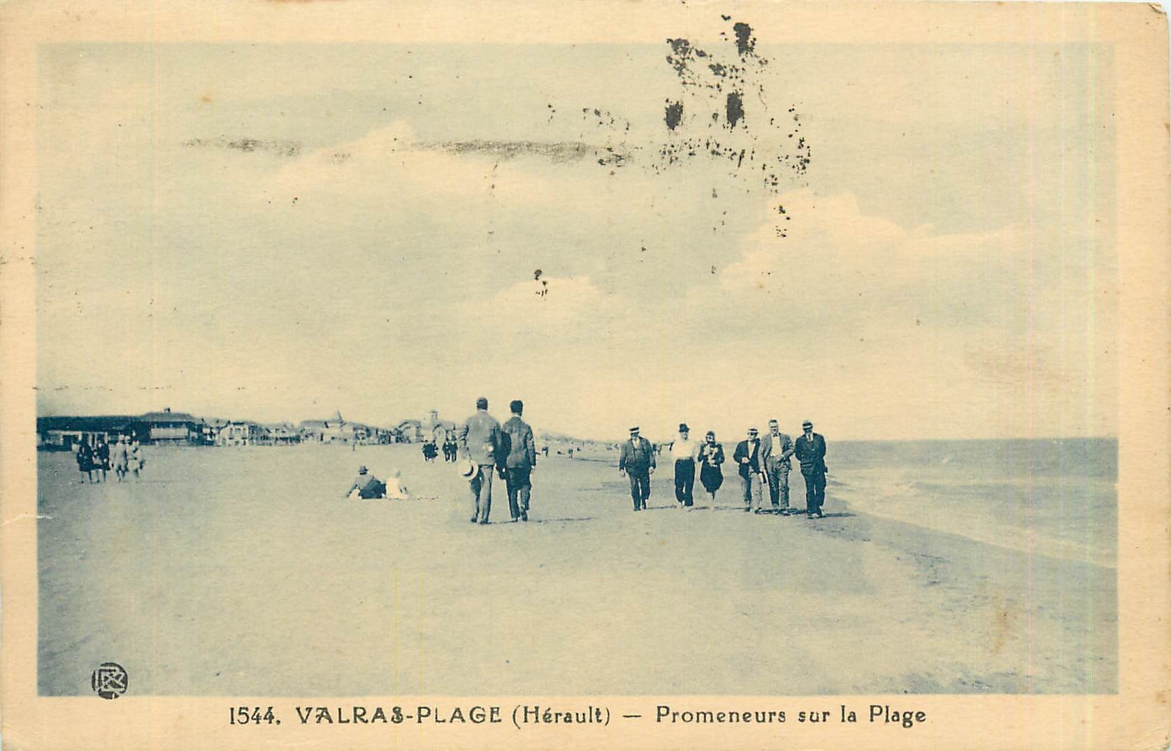 CPA Valras Plage Herault Promeneurs sur la Plage 