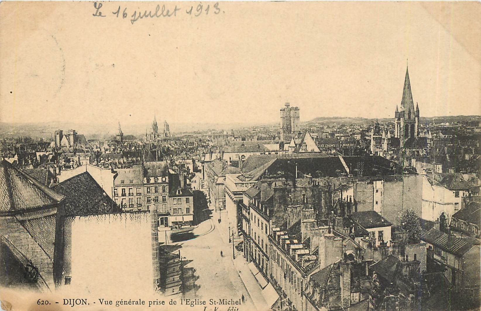 CPA Dijon Vue generale prise de l'Eglise St Michel 