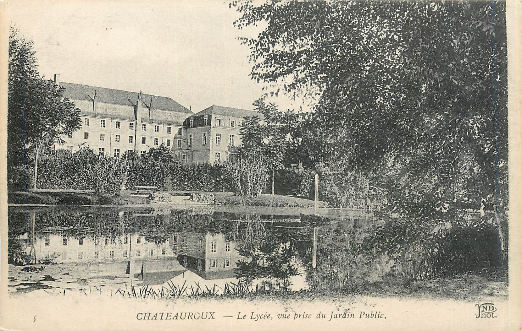 CPA Chateauroux Le Lycee vue prise du Jardin Public 