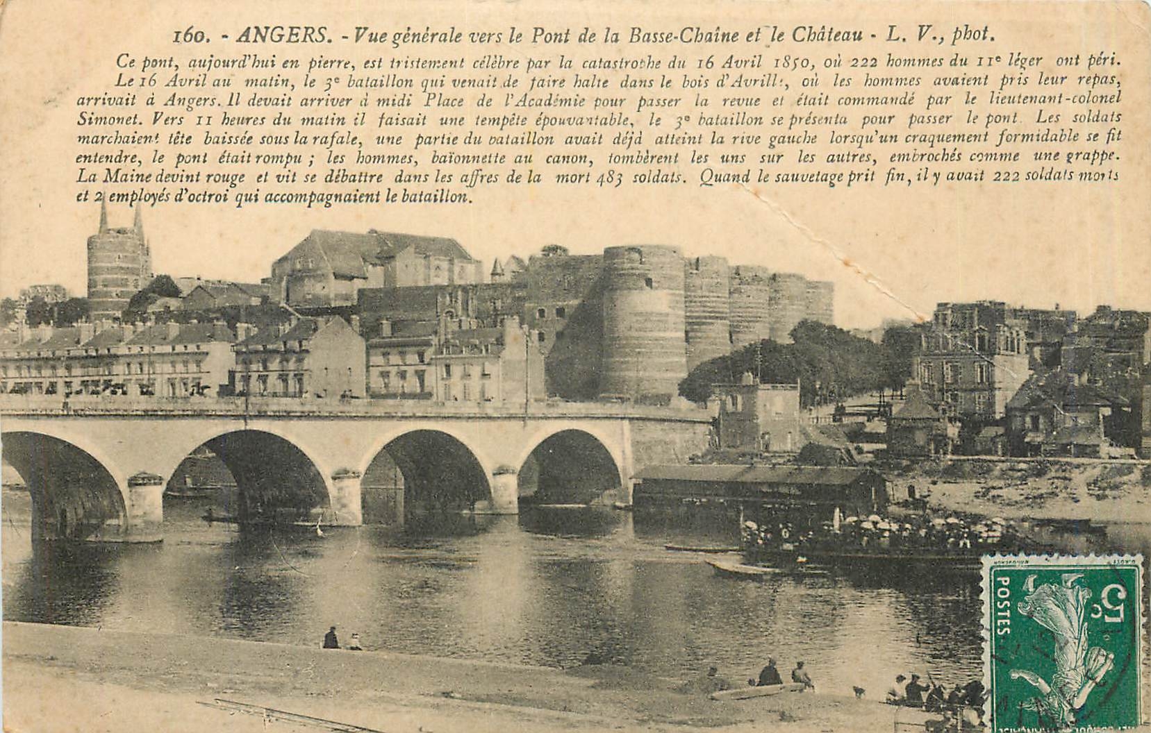 CPA Angers Vue generale vers le Pont de la Basse Chaine et le Chateau 