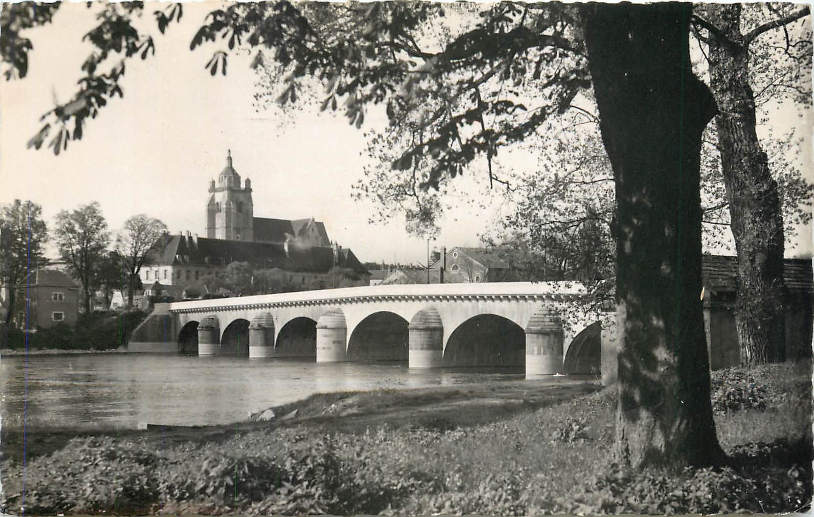 CPM Dole Jura Le Grand Pont sur le Doubs 