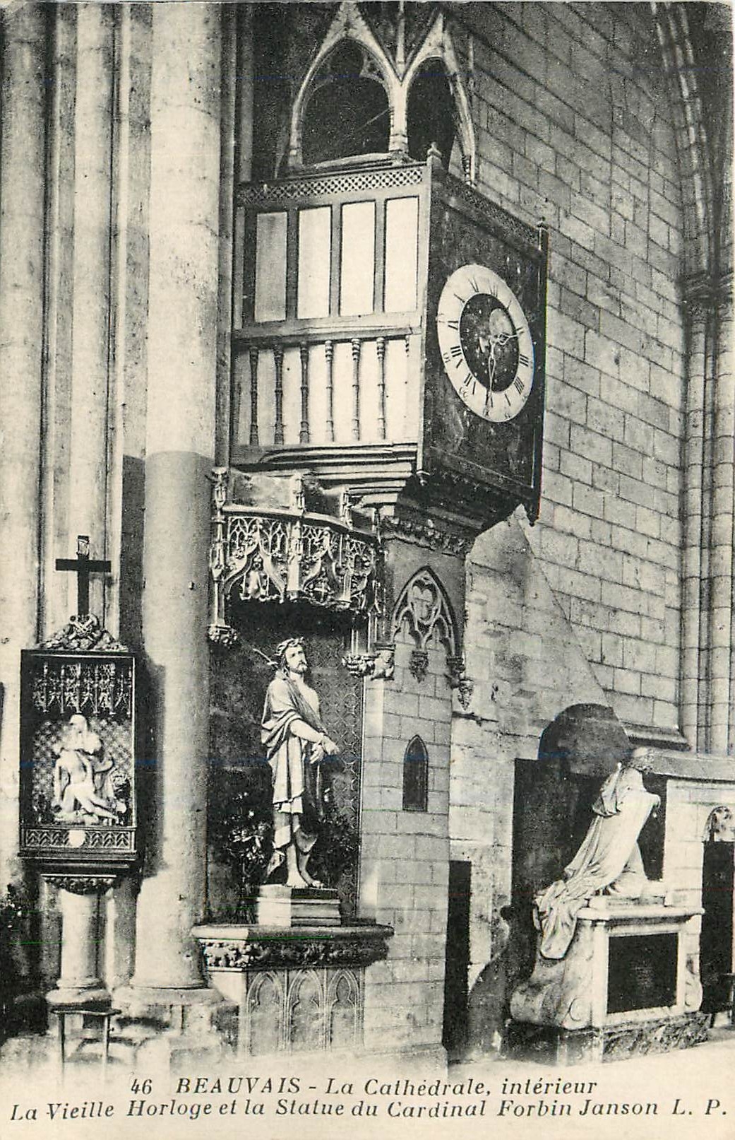 CPA Beauvais La Cathedrale interieur La Vieille Horloge et la Statue du Cardinal Forbin Janson 