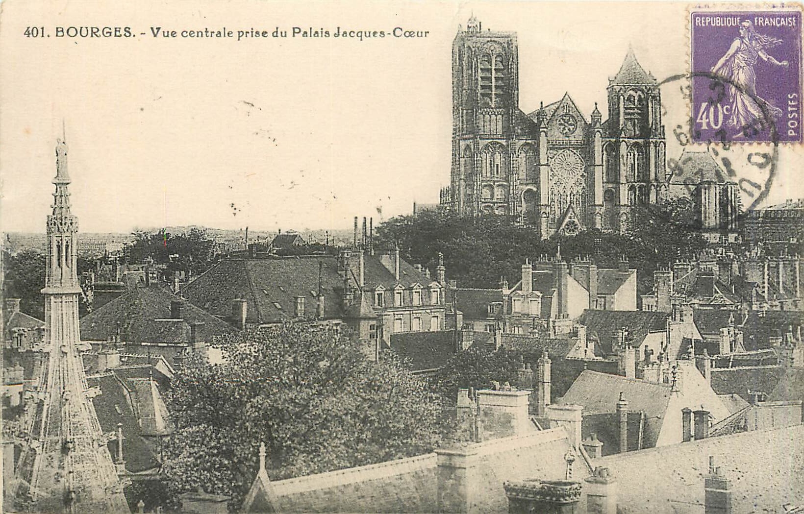 CPA Bourges Vue centrale prise du Palais Jacques Coeur 