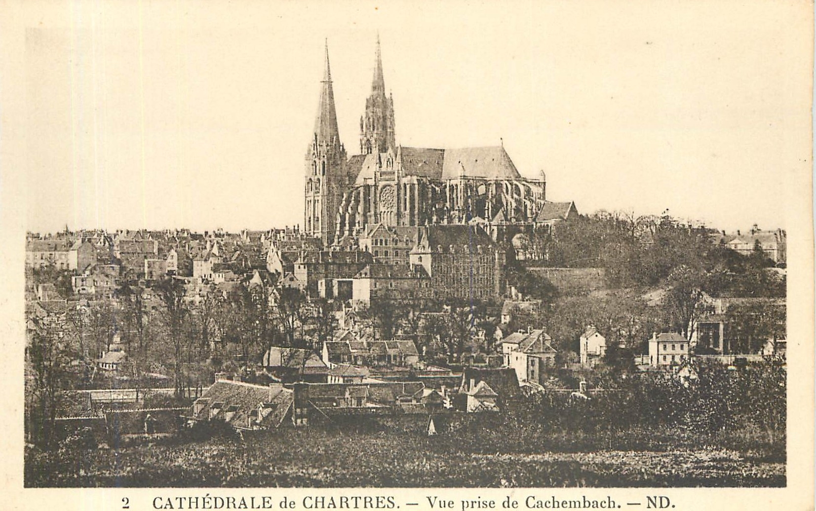 CPA Cathedrale de Chartres Vue prise de Cachembach 