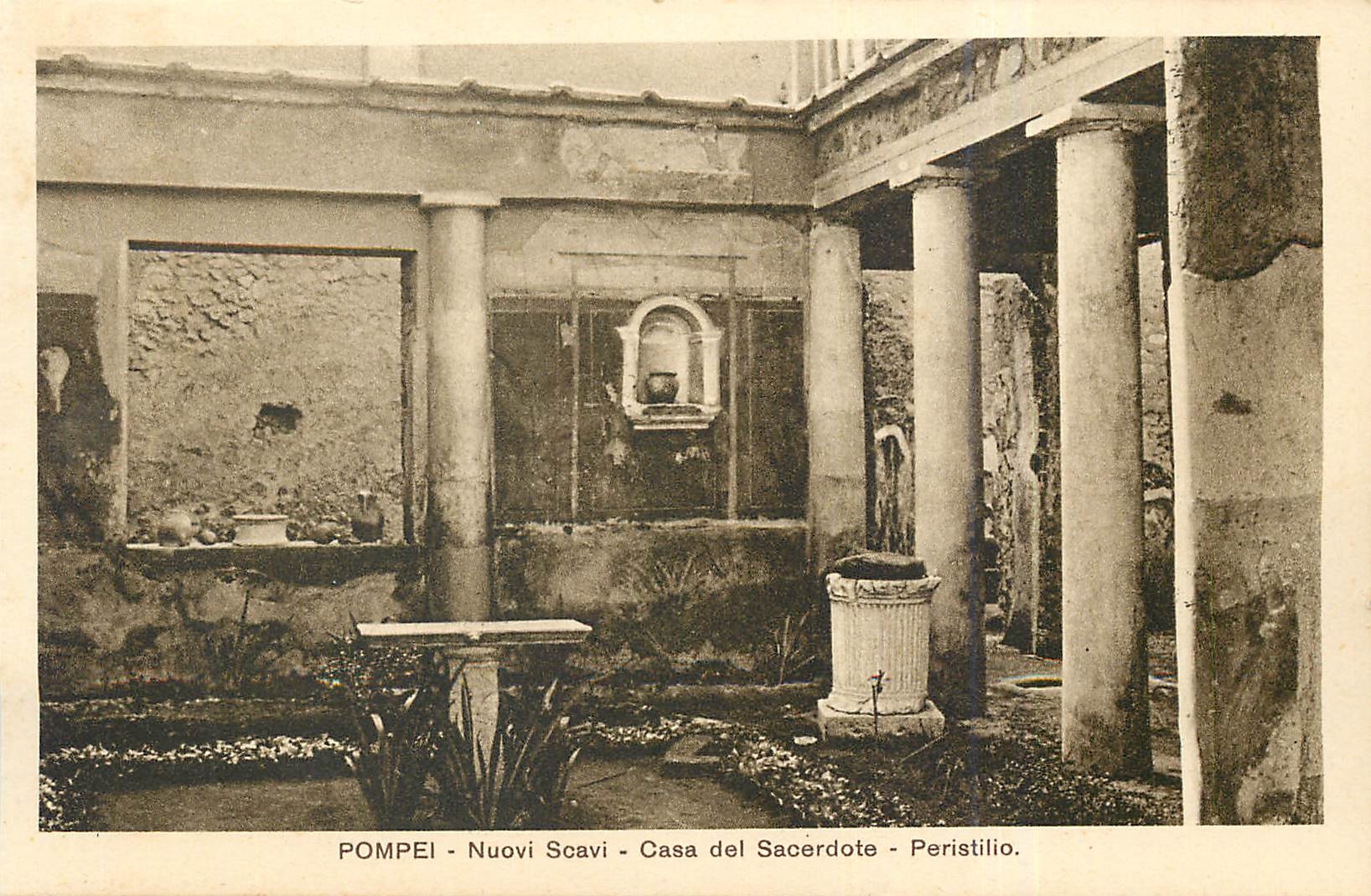 CPA Pompei Nuovi scavi Casa del Sacerdote Peristilio 