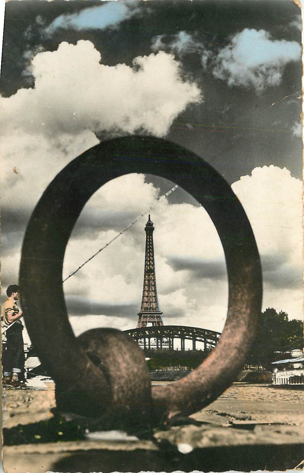 CPM Paris Artistique La Seine et la Tour Eiffel 