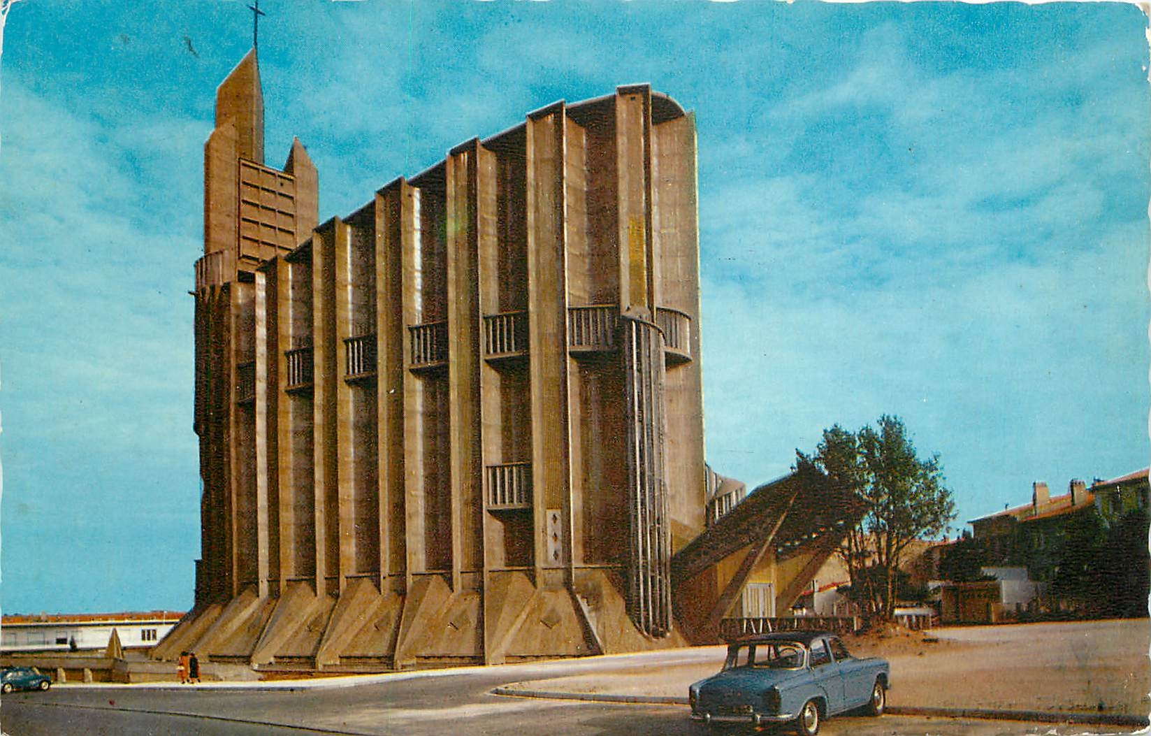 CPM Royan L'Eglise Notre Dame Cote Nord et le Portait Ouest 