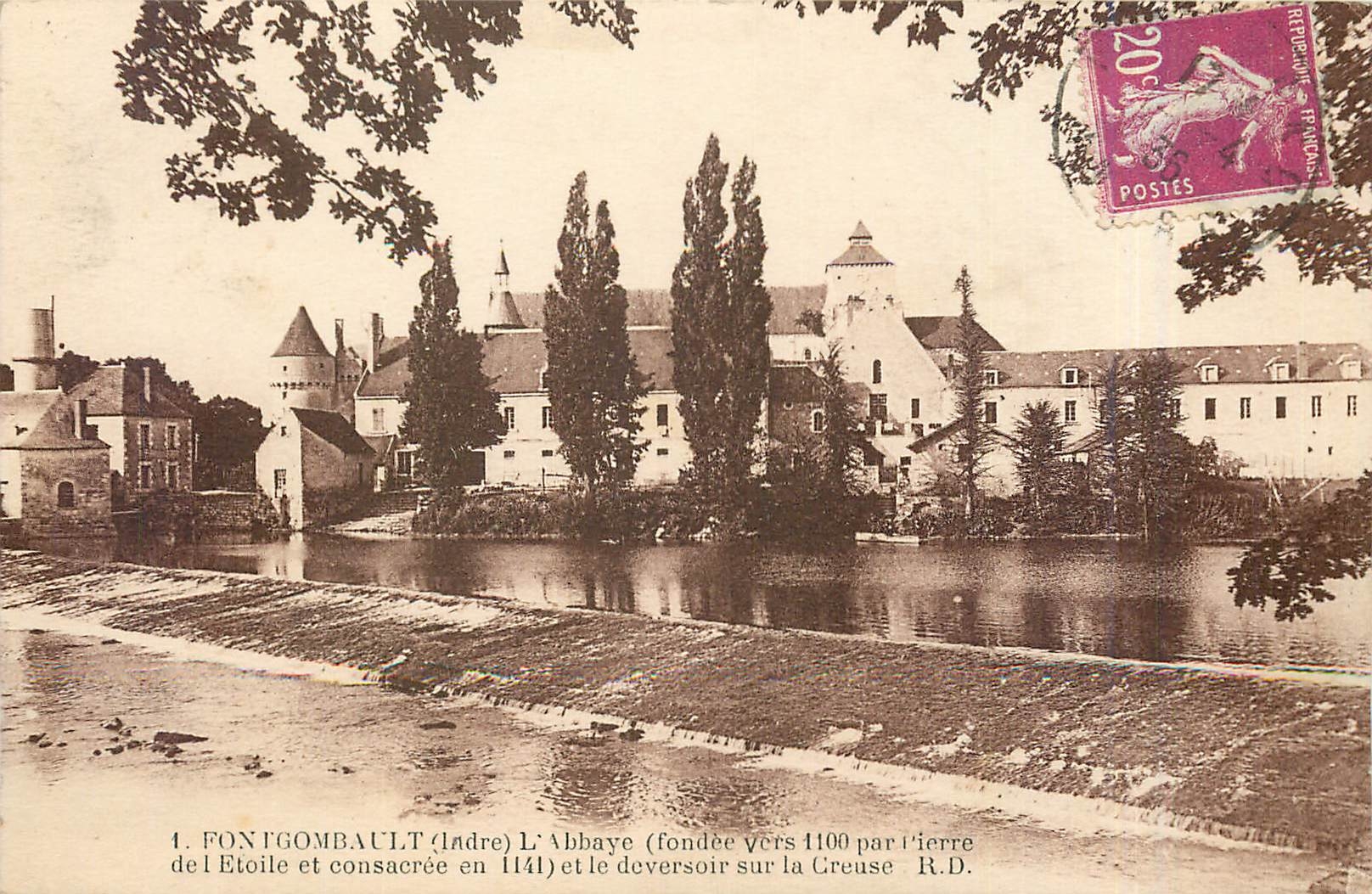 Fongombault (Indre) — L'Abbaye fondée vers 1100 par Pierre de l'Etoile et consacrée en 1141, avec le déversoir sur la Creuse — R.D.