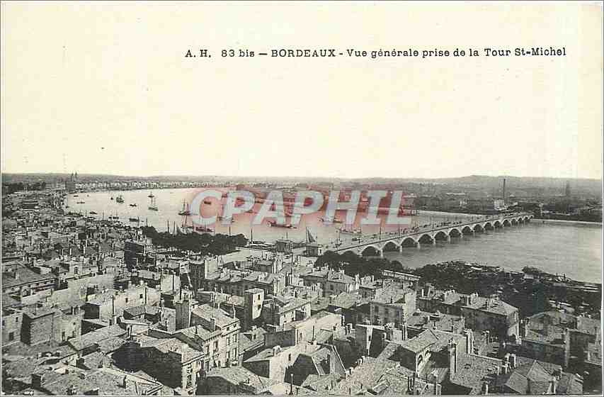 CPA Bordeaux Vue generale prise de la Tour St Michel 