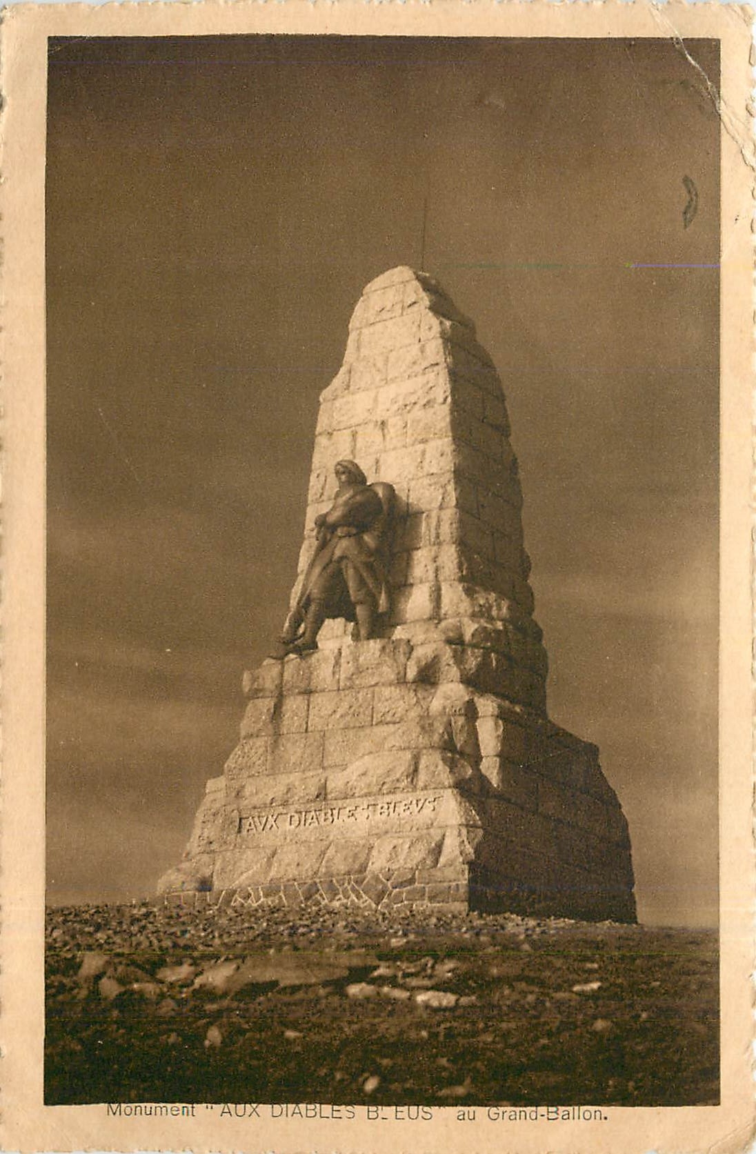 CPA Monument Aux Diables Bleus au Grand Ballon 