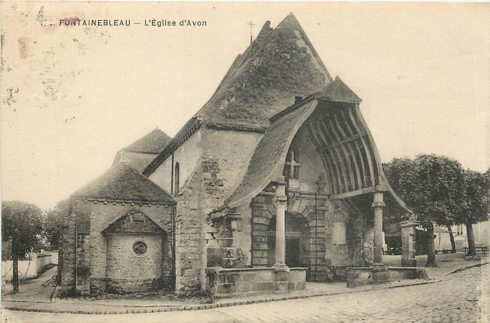 Fontainebleau — La Iglesia de Avon — Editor no identificado, número de serie no visible