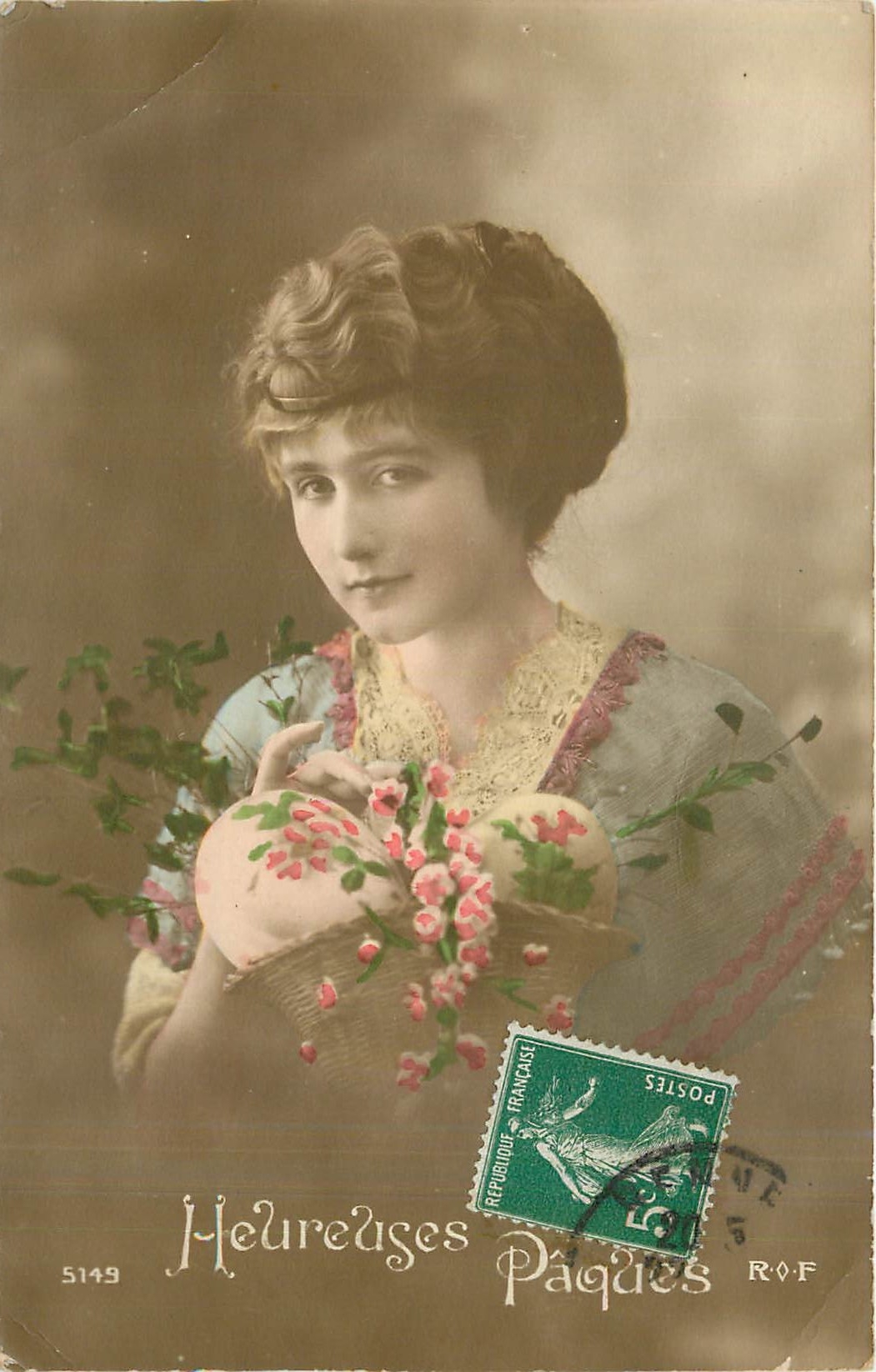 CPA Heureuses Paques Femme