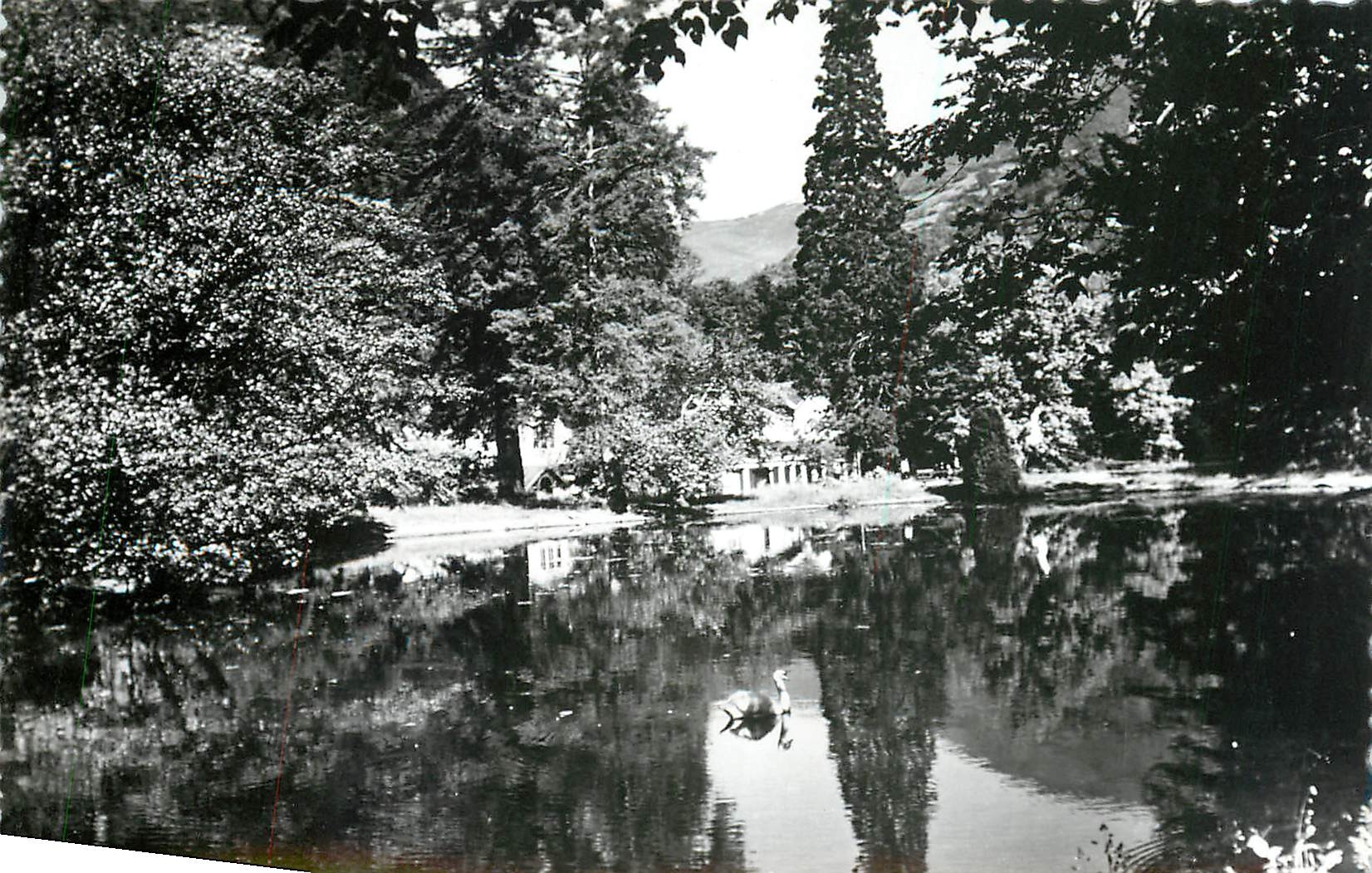 CPM Luchon Hte Garonne Le Lac des Quinconces 