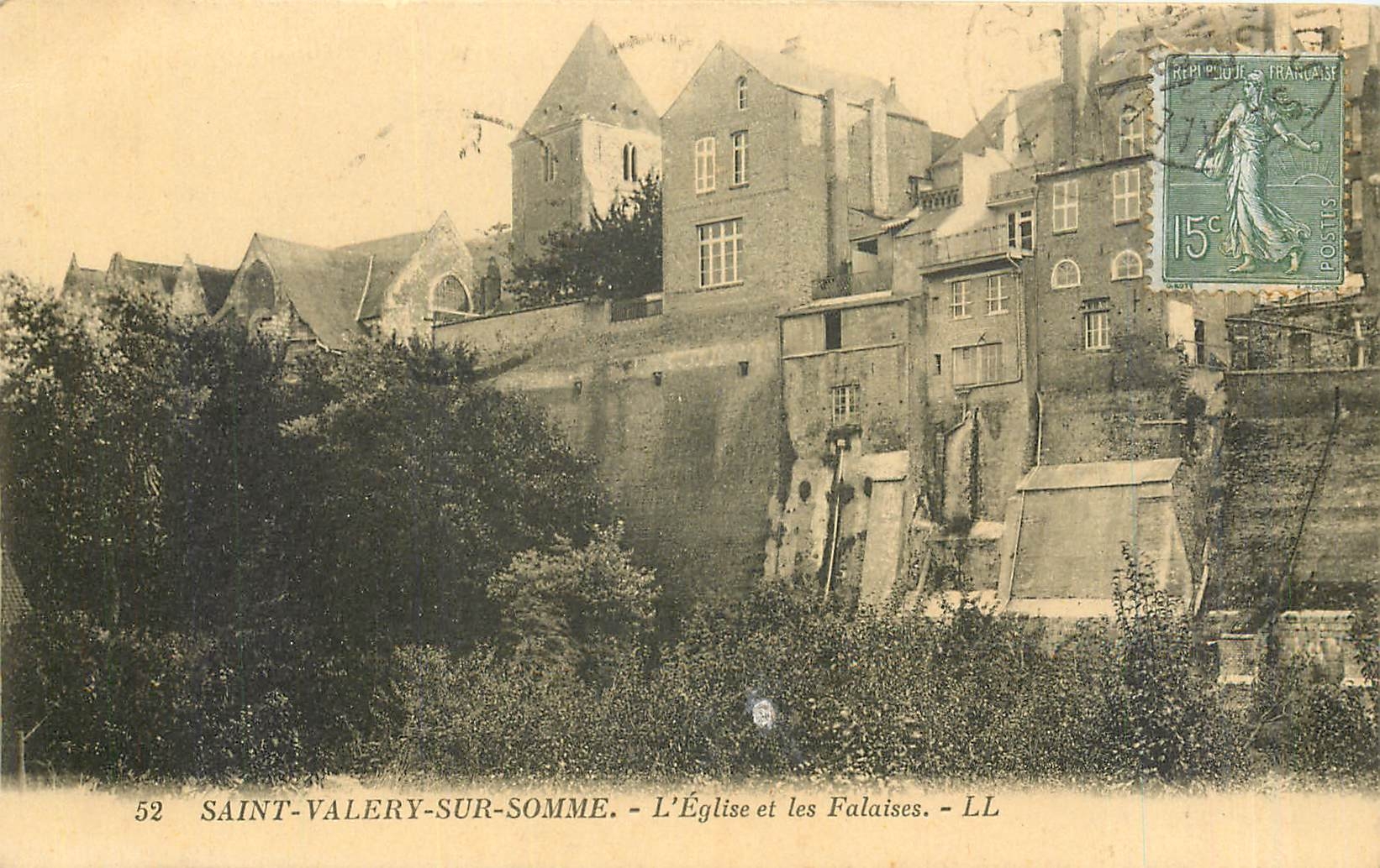 CPA Saint Vallery Sur Somme L'Eglise et le Falaises 