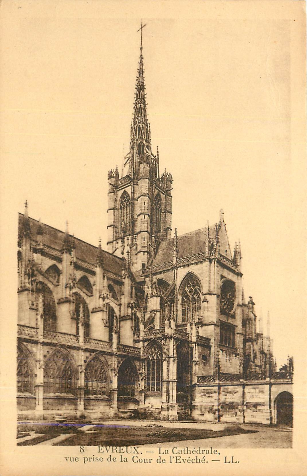 Evreux — Die Kathedrale, Ansicht aus dem Bischofspalast — LL.
