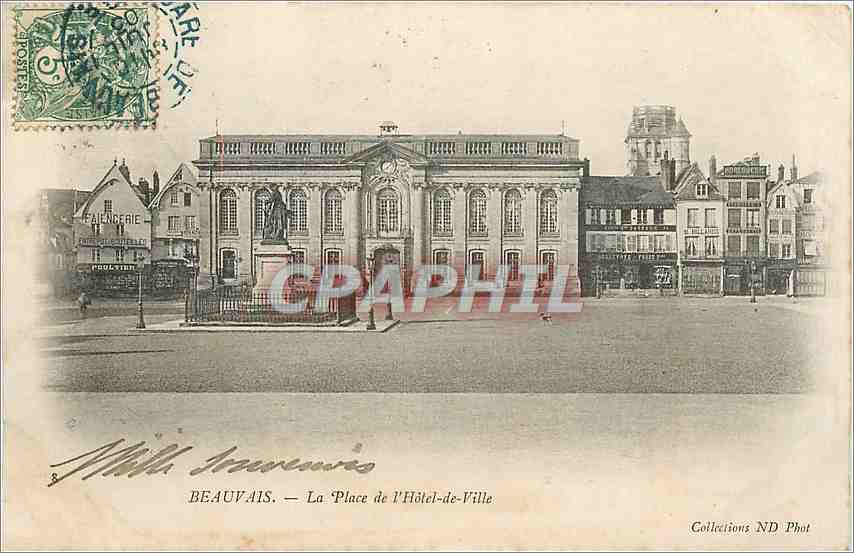 CPA Beauvais La Place de l'Hotel de Ville 