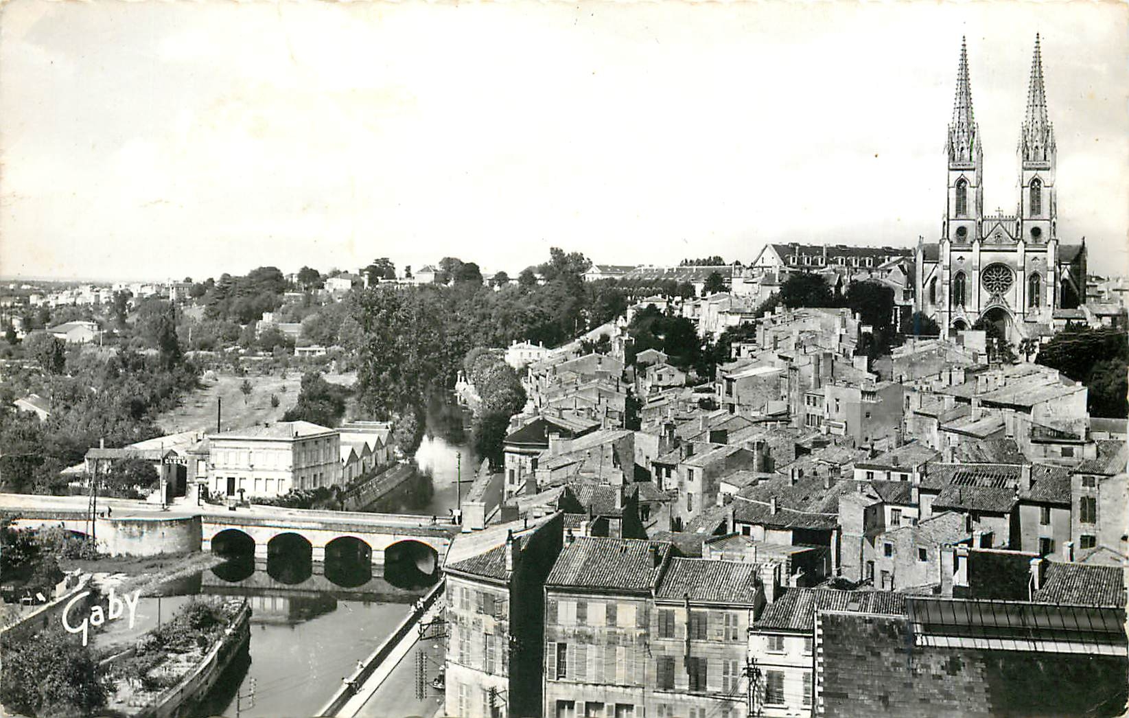 Niort — Le Vieux Pont et l'Église Saint-André — Éditions Gaby