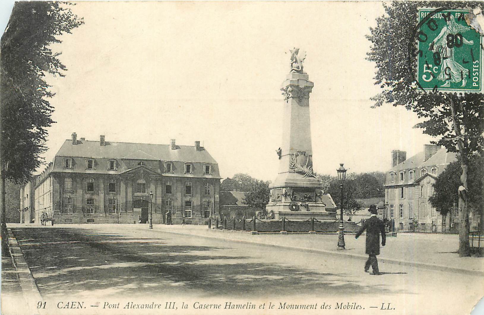 CPA Caen Pont Alexandre III la Caserne Hamelin et le Monument des Mobiles 